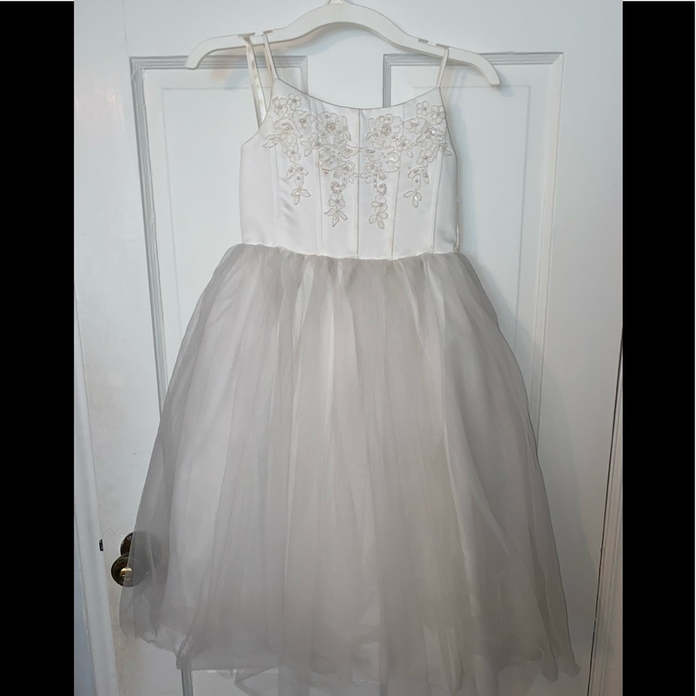 Beautiful flower girl/communion dress! Worn once!! - Picture 2 of 4